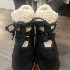 Sorel Out and About Waterproof Lace Up Black Winter Boot.